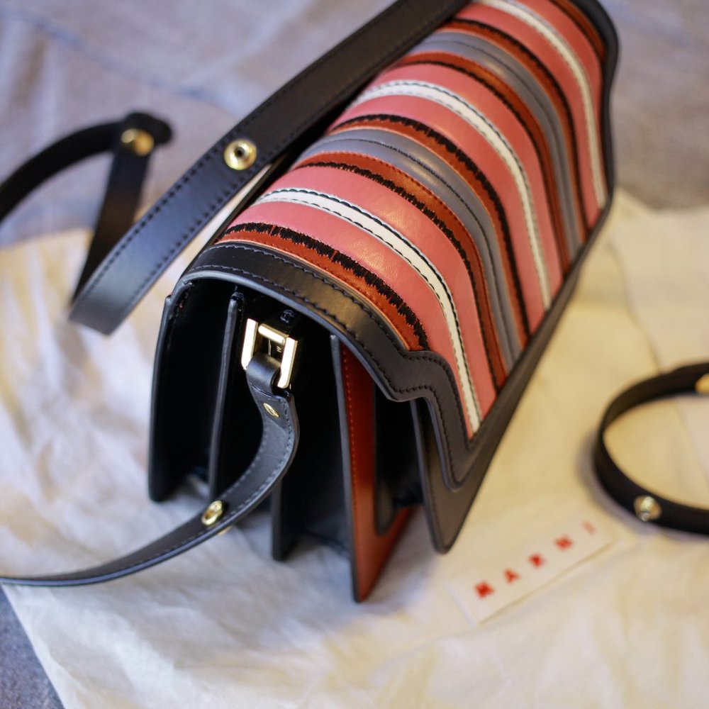 MARNI Red n Black Leather Trunk Shoulder Bag - Picture 4 of 8